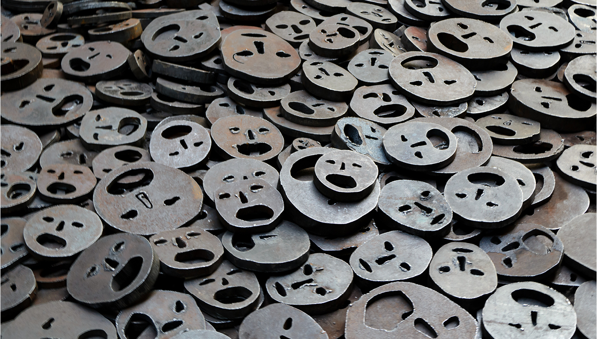 Photo: "Fallen Leaves" exhibit by Shalechet, Jewish Museum, Berlin.
