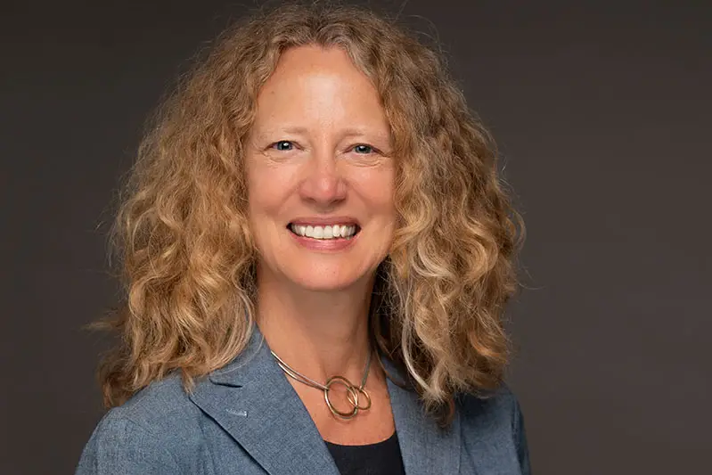 Headshot of Jennifer Drake