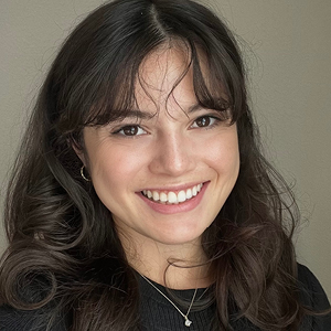 Headshot: Madeleine Alegria